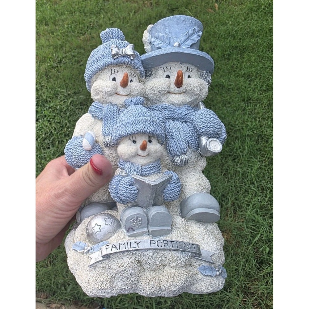 Snow Buddies "Family Portrait" 8.25" Collectable Figurine Edition 2000